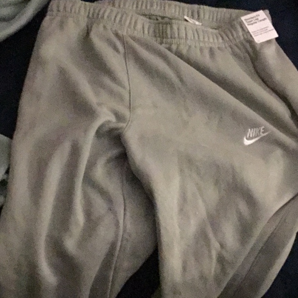 Brand new standard fit taper leg regular length Nike sweat pants